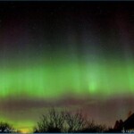15.12.2006 klo 3.57
Ilmansuunta pohjois-luode. "Kuvauksen aikoina pilvet kieppuivat läntisellä ja eteläisellä taivaalla, kerrankin sivussa"
15.12.2006, Lahti klo 3.57 Canon EOS 10D, ISO 800, exp 14s. Kuva: Juhani Salmi