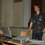 Aurinkojaoston esitelmä
Jyri Lehtinen piti 28.7. aurinkojaoston hienon esitelmän
28.7.2007 Kuva: M. kämäräinen