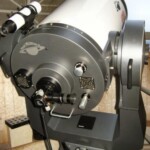 Lahden Ursa
Observatorio sai uuden pääinstrumentin tammikuussa 2007. Meade 16" LX200 GPS juuri asennettuna kiinteään jalustaan - Lahti Ursa observatory in Finland got January 2007 new main instrument Meade 16" LX200 GPS
13.1.2007, Lahti Kuva: M.Kämäräinen