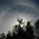 19.5.2010 klo 11.28
Auringon halo jossa 22 asteen kaari harsopilvessä Launeella Lahdessa. Canon PowerShot A700
Kuva: Jukka Suurhasko