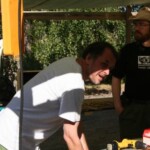 Työpaja
Kari Laihia hoiti leirin työpajaa Töysä Isosaaren päärakennuksen edessä
4.8.2006 Töysä Kuva: Marko Kämäräinen