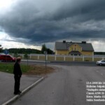 13.6.2008 Hollola
Keskeytimme Jukan kanssa autolla ajon ja rydyimme bongaamaan saderintama pilveä joka suuntasi tässä kohti Orimatttilaa.
13.6.2008 Hollola Salpakangas Canon A590 IS Kuva: Marko Kämäräinen, Jukka Suurhasko