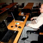 26.4.2008
Väkeä alkoi aamulla saapua pikkuhiljaa lisää. Koulutus pidettiin Ilmatieteen laitoksen tiloissa Kumpulassa. Lähes 70hlö bongareita osallistui koulutukseen
26.4.2008 klo 8.55 Kuva: Marko Kämäräinen