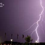 8.8.2010 klo 22.35
Tuuloksessa tapahtuu - Myrskybongausta. Canon EOS 40D
Kuva: Marko Kämäräinen