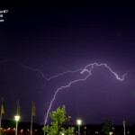 8.8.2010 klo 22.38
Myrskybongaus tiimi liikkeellä. Hämeenlinnan Tuuloksessa kuvattu. Canon EOS 40D.
Kuva: Marko Kämäräinen