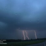 12.7.2011
Maasalamat Hollolan Korpikylässä, Canon EOS 350D
Kuva: Jukka Suurhasko