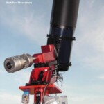 Yhteistyökumppani Asikkalasta
Lahden Ursan yhteistyökumppani on Jyrki Keski-Jylhän DarkSide Observatory. Teemme havaintoprojekteja varsinkin Supernova Sky Teamin myötä - Our cooperative is Jyrki Keski-Jylhä´s DarkSide Obsevatory in Asikkala
Elokuu 2008, Asikkala Paramount ME jalusta +Meade 14" LX200 GPS Kuva: Jyrki Keski-Jylhä