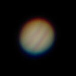 Jättiläis kaasuplaneetta
Jupiterin vyöt näkyy tässä digipokkari kuvassa. Kyseessä on kaasuplaneetta jolla tiettävästi kiinteä ydin. Vyöt eli kaasuvirtaukset kiertävät planeetan ympäri.
Kuva: Marko Kämäräinen Canon PowerShot A95 Refr. 158mm/2063mm 26.3.2005 n. klo 20.30 Lahti Pirttiharju