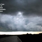 7.7.2007 Hollola klo 20.38
Vyörypilvi painoi kovaa vauhtia. Niitä tuli 3-5 peräkkäin Lahden yli
7.7.2007 klo 20.28 Canon EOS 350D Kuva: Marko Kämäräinen, Jukka Suurhasko