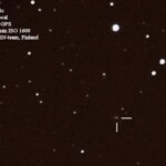 5.1.2008 klo 20.19 tähtitornilla
Viivojen edessä oleva piste on supernova SN2008C joka on löydetty Galaksista UGC 3611 kaksi vuorokautta ennen tätä kuvaa ja joka on räjähtänyt kauan kauan sitten kaukaisessa galaksissa..
UGC 3611 SN2008C 5.1.2008 klo 20.19 Canon EOS 350D valotus 1min Kuva: Lahden Ursan Supernova Sky Team
